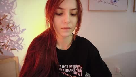 Snapshot of dead_girll chatting on May 8, 11:10 pm freak online show from May 8, 11:10 pm