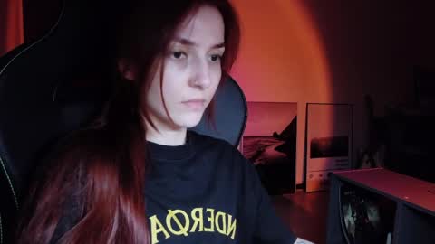 Snapshot of dead_girll chatting on May 29, 12:08 am freak online show from May 29, 12:08 am