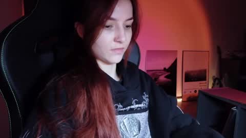 Snapshot of dead_girll chatting on May 30, 11:46 pm freak online show from May 30, 11:46 pm