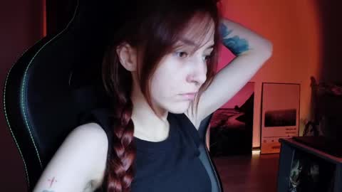 Snapshot of dead_girll chatting on June 7, 11:41 pm freak online show from June 7, 11:41 pm