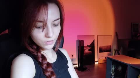 Snapshot of dead_girll chatting on June 11, 12:32 am freak online show from June 11, 12:32 am