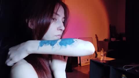 Snapshot of dead_girll chatting on June 27, 3:00 am freak online show from June 27, 3:00 am