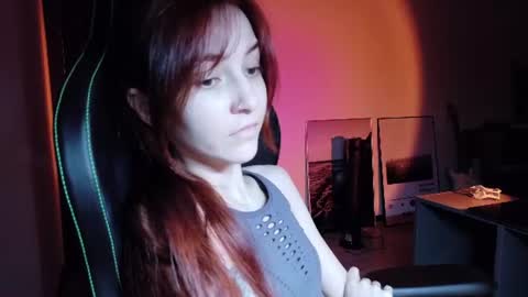 Snapshot of dead_girll chatting on June 28, 3:34 am freak online show from June 28, 3:34 am