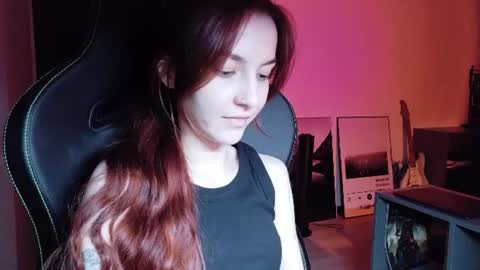Snapshot of dead_girll chatting on July 16, 11:22 pm freak online show from July 16, 11:22 pm