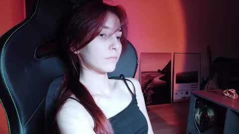 Snapshot of dead_girll chatting on July 22, 11:51 pm freak online show from July 22, 11:51 pm
