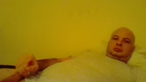 Snapshot of deadlift604 chatting on December 22, 2:08 am deadlift604 online show from December 22, 2:08 am