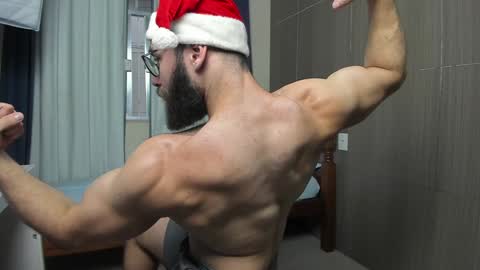 Snapshot of deanlek chatting on December 12, 8:53 pm Dean online show from December 12, 8:53 pm