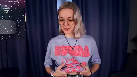 Snapshot of deannmaslen chatting on October 28, 5:33 am Charlie 18yo online show from October 28, 5:33 am