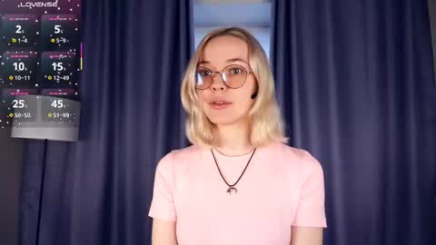 Snapshot of deannmaslen chatting on November 6, 5:41 am Charlie 18yo online show from November 6, 5:41 am