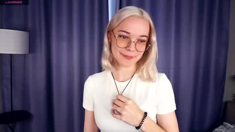 Snapshot of deannmaslen chatting on November 14, 5:39 am Charlie 18yo online show from November 14, 5:39 am