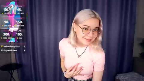 Snapshot of deannmaslen chatting on November 22, 5:17 am Charlie 18yo online show from November 22, 5:17 am