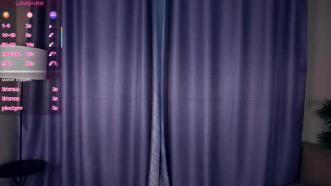 Snapshot of deannmaslen chatting on November 26, 5:41 am Charlie 18yo online show from November 26, 5:41 am