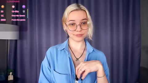 Snapshot of deannmaslen chatting on December 2, 5:13 am Charlie 18yo online show from December 2, 5:13 am