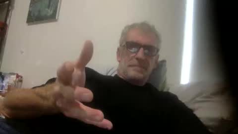 Snapshot of deanofflove221000 chatting on November 25, 4:34 am deanofflove221000 online show from November 25, 4:34 am