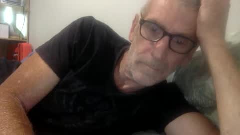 Snapshot of deanofflove221000 chatting on December 5, 12:52 am deanofflove221000 online show from December 5, 12:52 am