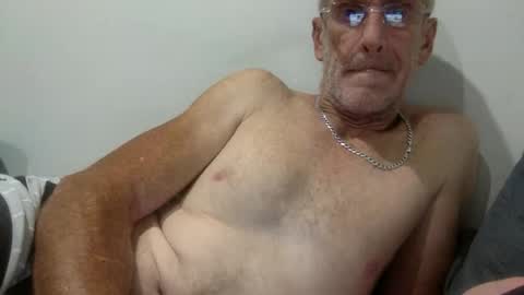 deanofflove221000 online show from February 22, 6:17 pm