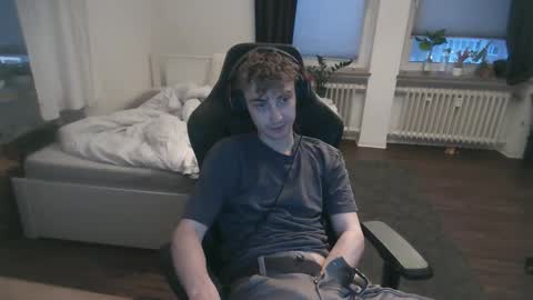 Dean online show from November 10, 4:06 pm