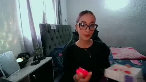 Snapshot of dear_juliet chatting on June 29, 8:09 pm Juliet online show from June 29, 8:09 pm