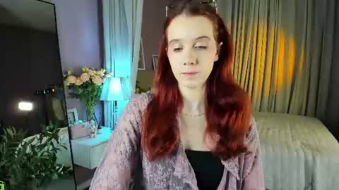 Snapshot of dearly_emily chatting on July 4, 5:19 pm Emily GMT2 Mon 10 AM - 4 PM Wed 10 AM - 4 PM Thu 10 AM - 4 PM Fri 10 AM - 4 PM Sat 10 AM - 4 PM online show from July 4, 5:19 pm