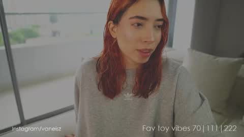 Snapshot of dearnina chatting on September 30, 2:33 pm NINA 30OFF online show from September 30, 2:33 pm