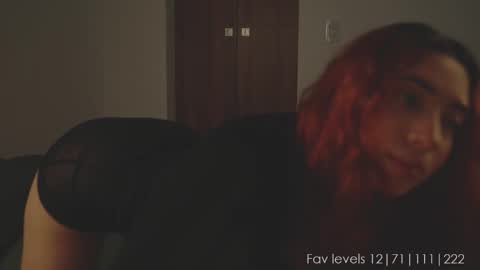 Snapshot of dearnina chatting on October 18, 11:55 am NINA 30OFF online show from October 18, 11:55 am