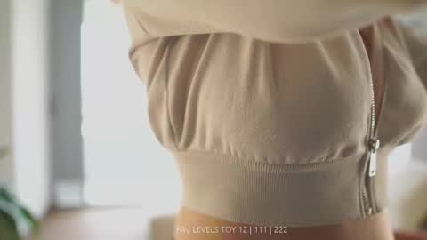 Snapshot of dearnina chatting on November 10, 12:15 pm NINA 30OFF online show from November 10, 12:15 pm