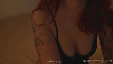 Snapshot of dearnina chatting on November 16, 1:49 pm NINA 30OFF online show from November 16, 1:49 pm