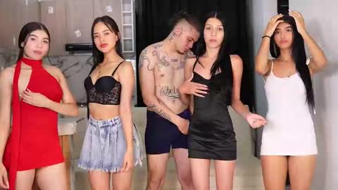 Hannah - Annie - Alisson online show from September 27, 7:52 pm