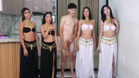 Hannah - Annie - Alisson online show from October 31, 7:37 pm