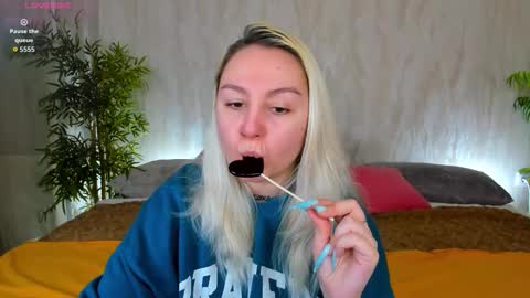 Debbie Mon Tue Fri Sun Sat GMT 3 1000am - 0400pm  online show from February 13, 6:15 pm