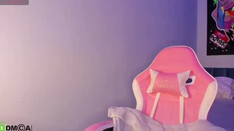 Jennifer online show from December 17, 11:22 pm