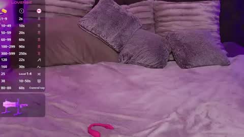 Snapshot of debinnyneanalover chatting on July 3, 2:45 pm debinnyneanalover online show from July 3, 2:45 pm