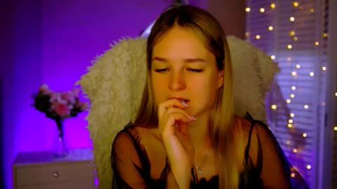 Snapshot of deboralarson chatting on November 28, 4:26 am Debora online show from November 28, 4:26 am