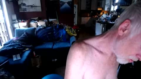 Snapshot of decarabas22 chatting on June 14, 2:57 am decarabas22 online show from June 14, 2:57 am