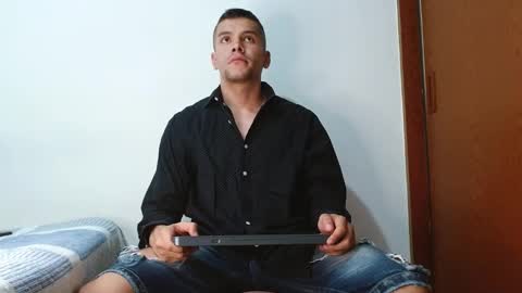 Snapshot of deconrios chatting on March 5, 2:46 am Santiago online show from March 5, 2:46 am