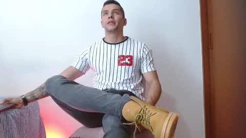 Snapshot of deconrios chatting on March 10, 4:46 pm Santiago online show from March 10, 4:46 pm