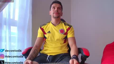 Snapshot of deconrios chatting on October 12, 4:06 pm Santiago online show from October 12, 4:06 pm