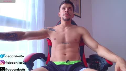 Snapshot of deconrios chatting on November 3, 5:14 pm Santiago online show from November 3, 5:14 pm