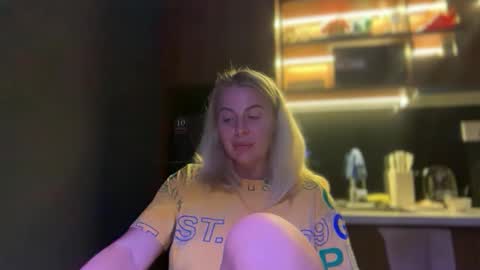 Snapshot of deean12 chatting on February 20, 5:13 pm deean12 online show from February 20, 5:13 pm