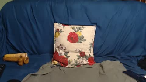 Dee online show from March 12, 10:05 pm