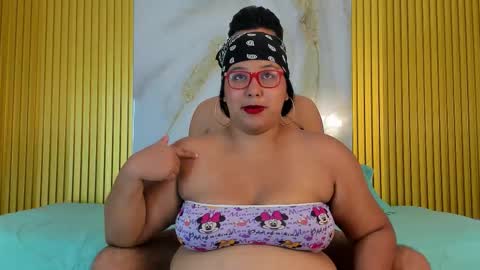 deepandcurvy online show from February 17, 11:50 am