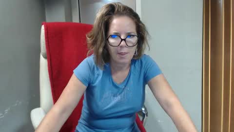 Snapshot of deepintoyourmind chatting on September 30, 8:52 am hi guys i m a cute milf i m here for good time and nice people pls be respectfool and enjoy me online show from September 30, 8:52 am