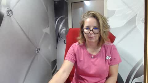 Snapshot of deepintoyourmind chatting on November 18, 10:41 am hi guys i m a cute milf i m here for good time and nice people pls be respectfool and enjoy me online show from November 18, 10:41 am