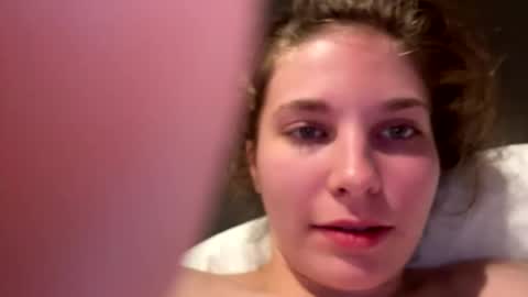 Snapshot of deepthroatqueen33 chatting on December 1, 3:11 am deepthroatqueen33 online show from December 1, 3:11 am