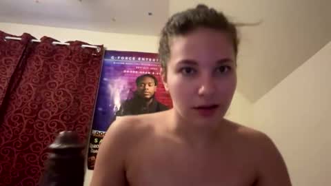 deepthroatqueen33 online show from March 11, 11:05 am