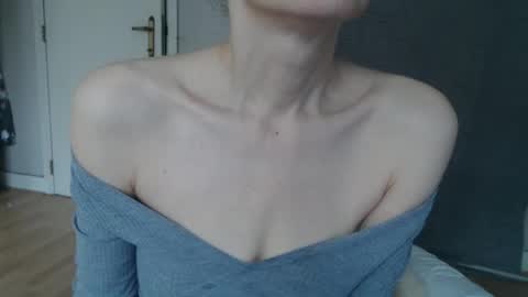 Snapshot of deessedivine chatting on October 10, 3:11 pm KamiDevi online show from October 10, 3:11 pm