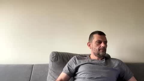 Snapshot of defloy chatting on November 15, 9:39 am Defloy online show from November 15, 9:39 am