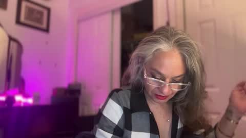 Snapshot of degeneratesaint chatting on November 16, 3:01 am Tori online show from November 16, 3:01 am