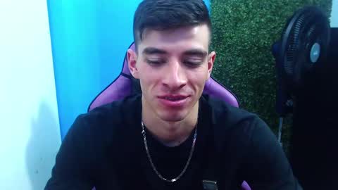 Snapshot of deiby_baby chatting on December 12, 1:53 am DEIBY online show from December 12, 1:53 am