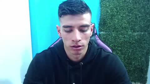 Snapshot of deiby_baby chatting on December 16, 7:54 pm DEIBY online show from December 16, 7:54 pm